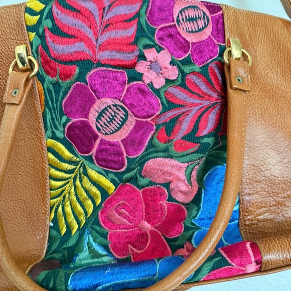 Leather floral crossbody bag - Picture 4 of 10